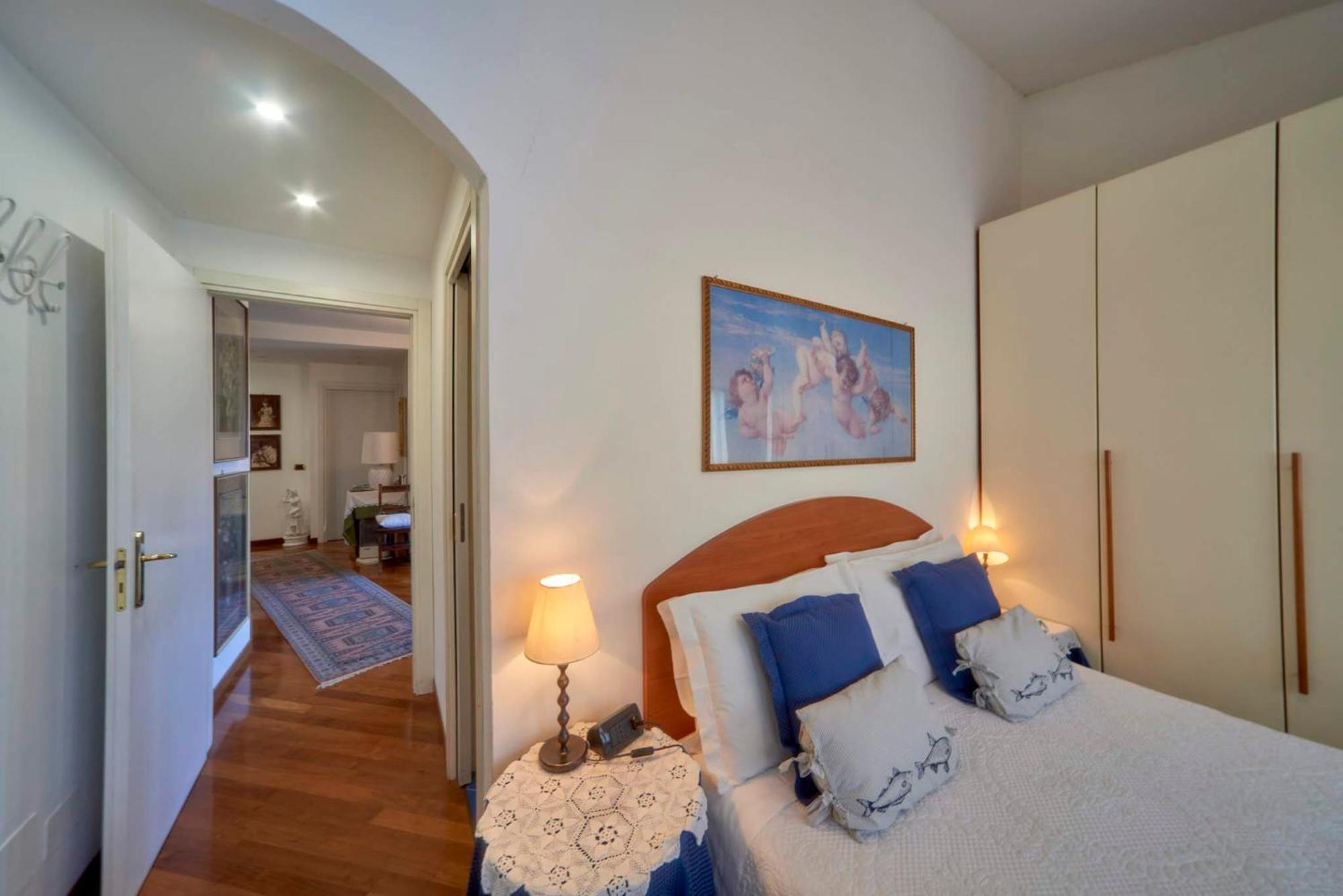 Bed and Breakfast Tosca House 2 Варенна Екстер'єр фото
