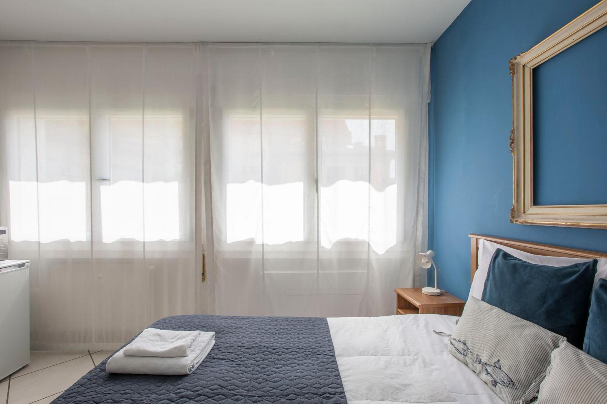 Bed and Breakfast Tosca House 2 Варенна Екстер'єр фото